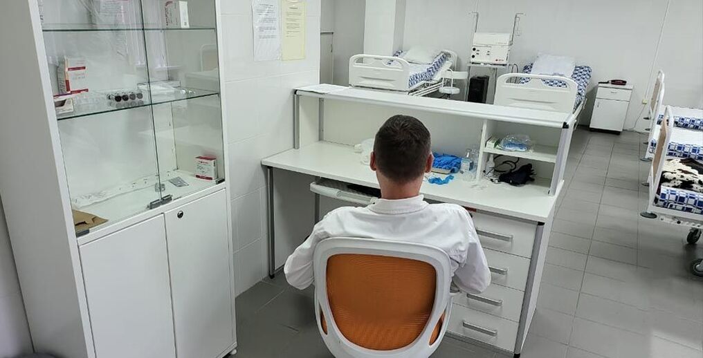 moderne Klinik zur Bekämpfung des Alkoholismus